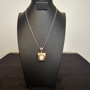 18KT Gold Plated Square Pendant Necklace with Opalescent Cabochon – Modern